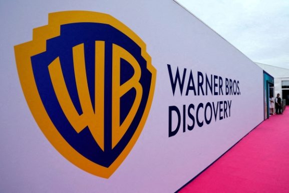 Warner Bros. Discovery in Talks with Netflix: What This Could Mean for the Future of Streaming Investments and Business Opportunities
