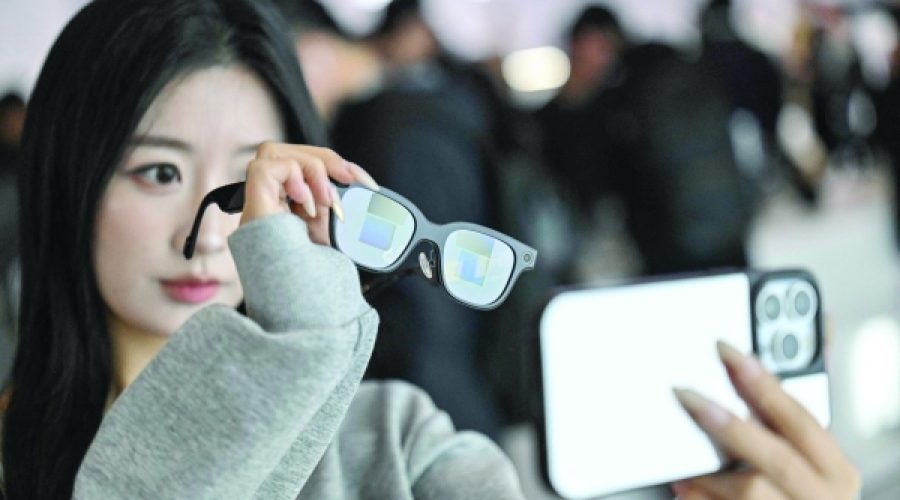 Chinese Smart AI Glasses Firms Aim for Global Expansion: Implications for Investors and Businesses in Oman