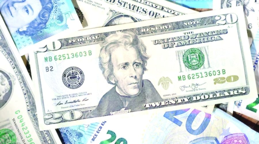 نوسانات دلار در بحبوحه سیاست تسهیلی فدرال رزرو: آنچه سرمایه‌گذاران و کسب‌وکارها در عمان باید بدانند