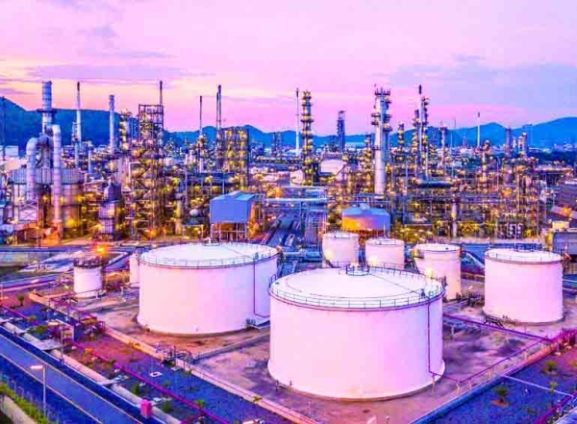 فیچ رتبه شرکت‌های بزرگ انرژی عمان، EDO و OQ، را به درجه سرمایه‌گذاری 'BBB-' ارتقا داد: این موضوع برای سرمایه‌گذاران و رشد کسب‌وکار در عمان چه معنایی دارد؟