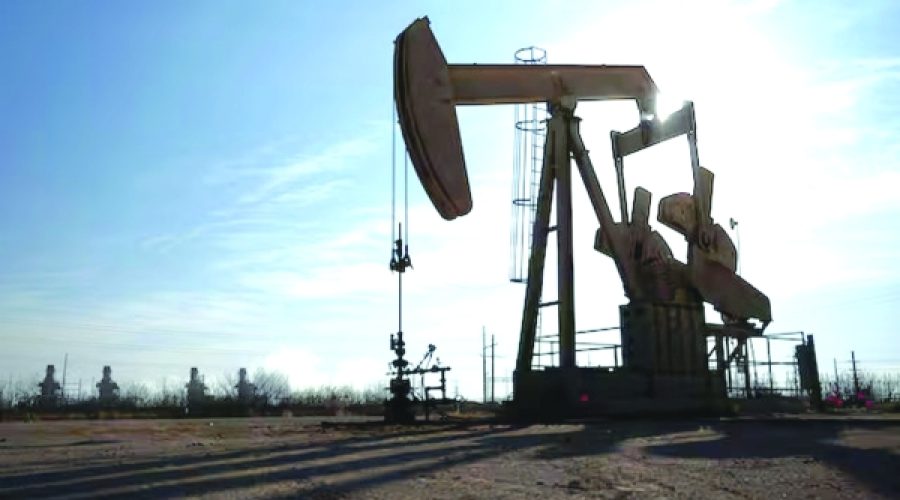 ارتفاع أسعار النفط وسط احتمال فرض عقوبات أمريكية على فنزويلا: تداعيات ذلك على المستثمرين والشركات في سلطنة عمان