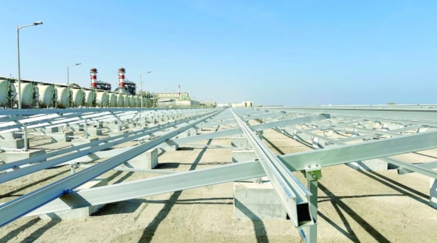 دومین کارخانه آب شیرین کن خورشیدی در عمان: تاثیر آن بر فرصت‌های تجاری پایدار و سرمایه‌گذاری در زیرساخت‌های آب