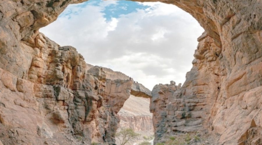 Warning on Tanuf Arch Rope Swings: What It Means for Tourist Businesses and Investors in Oman