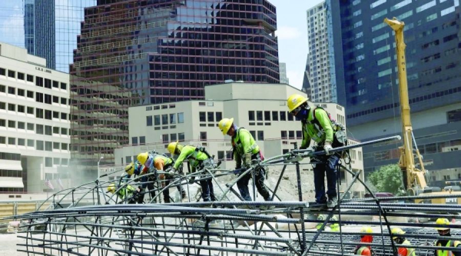 US Tax Cuts Boost Economy but Pose Risks: What Investors and Business Owners in Oman Should Know