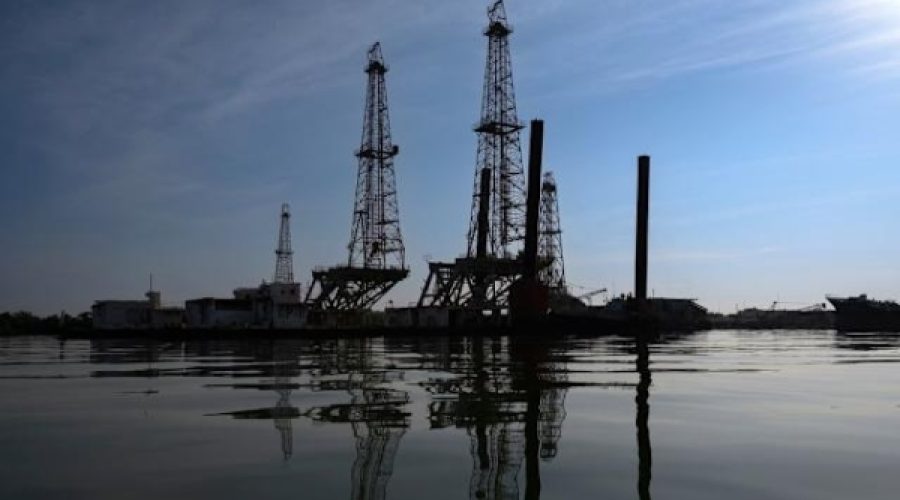 شرکت‌های نفتی آمریکایی آماده ورود به ونزوئلا هستند: فرصت‌ها و خطرات کلیدی تجاری برای سرمایه‌گذاران