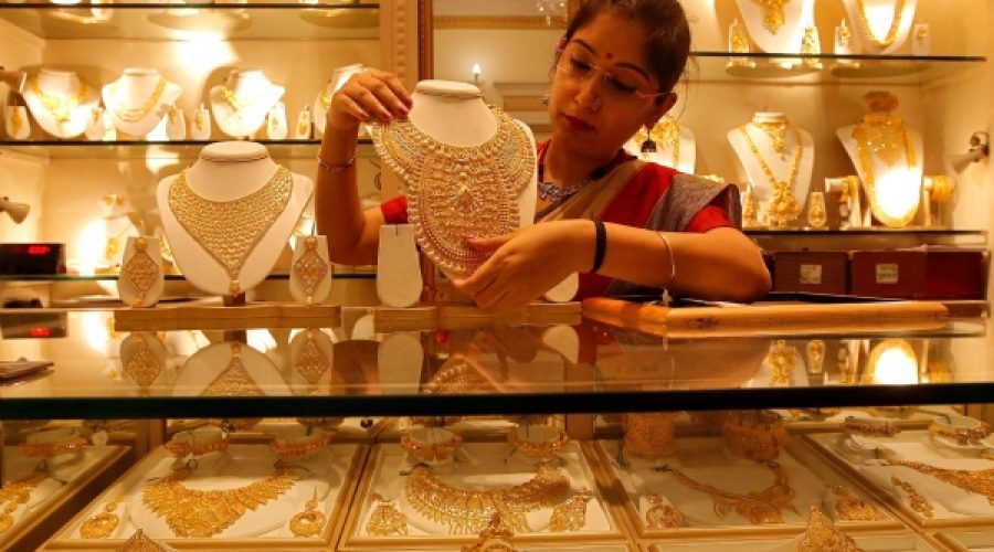 Gold Prices Soar to New High of $4,700: Implications for Investors and Businesses in Oman