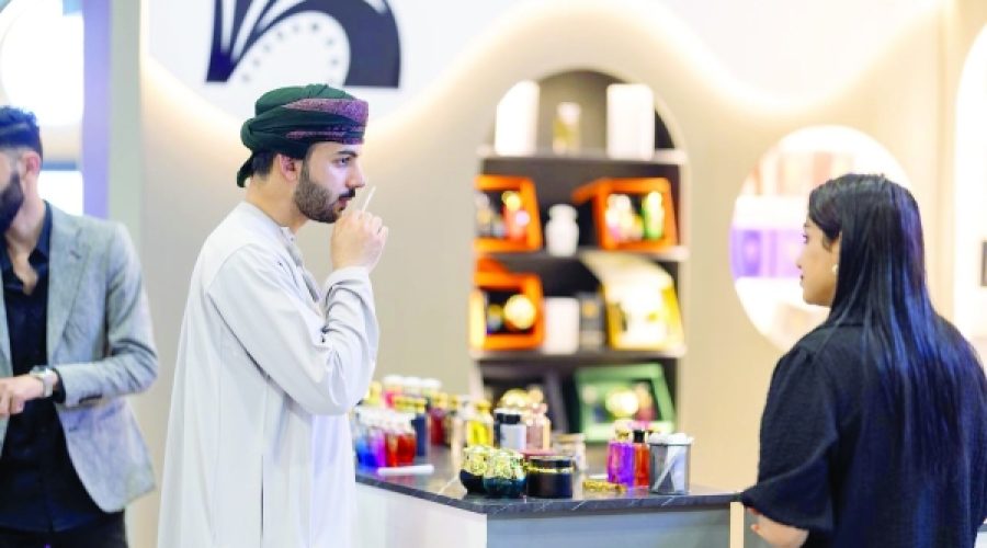 نمایشگاه عطر عمان با بیش از 200 برند آغاز به کار کرد: فرصت‌هایی برای سرمایه‌گذاران و کارآفرینان در بازار عطر