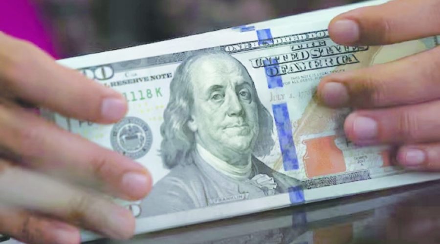 تعزيز الدولار الأمريكي وسط تراجع ترامب عن غرينلاند: ماذا يعني ذلك للمستثمرين والشركات العالمية