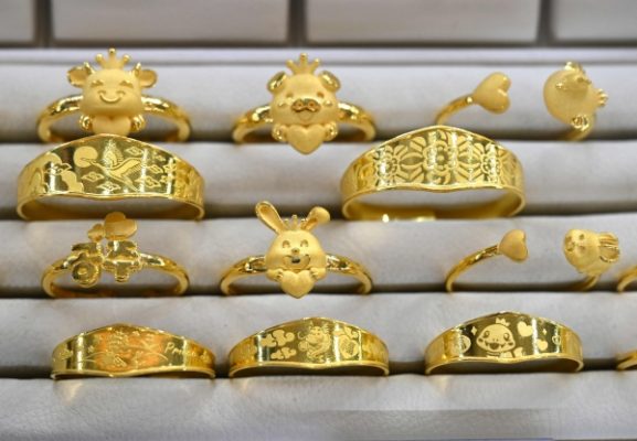 Rising Gold Prices in Oman: Implications for Investors and Business Owners as 22-Karat Gold Surpasses RO60