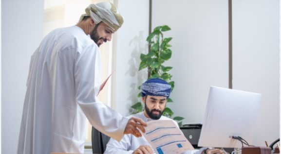 كيف تساهم ساعات العمل المرنة في سلطنة عمان خلال شهر رمضان في تعزيز إنتاجية الأعمال وثقة المستثمرين؟