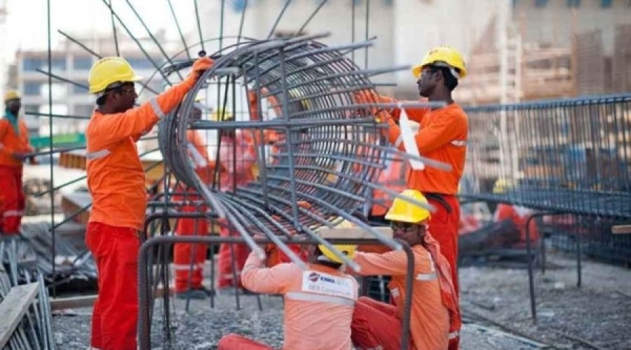 How Oman’s 30% Discount on Expat Permit Fees for Meeting Omanisation Targets Can Boost Your Business Efficiency