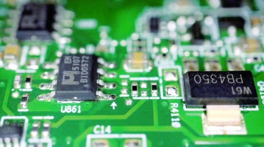 کمبود عناصر خاکی کمیاب در صنایع هوافضا و تراشه ایالات متحده افزایش می‌یابد: این موضوع چه معنایی برای زنجیره‌های تأمین جهانی و سرمایه‌گذاران دارد؟