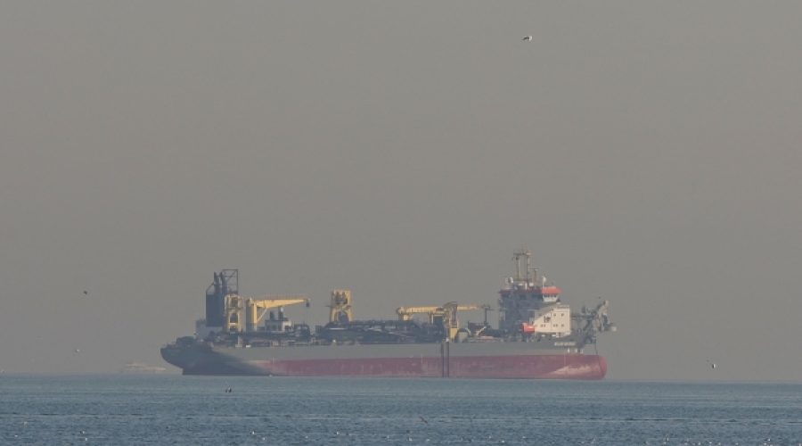 Strait of Hormuz Oil Traffic Plummets 90%: Implications for Oman’s Energy Sector and Investment Landscape
