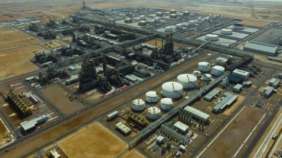 مناقصة النفط الخام العماني التي تقدمها شركة توتسا: ما تعنيه ضغوط العرض بالنسبة لاستثماراتك وفرص أعمالك؟