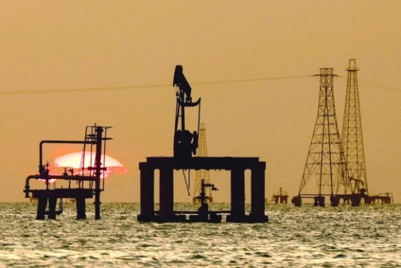 افزایش قیمت نفت در بحبوحه افزایش ریسک‌های تجاری: پیامدهایی برای کسب‌وکارها و سرمایه‌گذاران عمانی