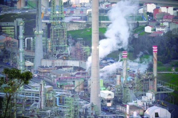 Oil Shock Hits Global Markets: What the Largest Supply Disruption Means for Investors and Businesses in Oman