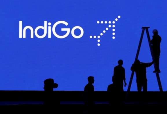 IndiGo Introduces New 'Fuel Charge': Implications for Omani Travelers and Airlines