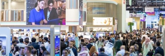 تعویق بازار گردشگری عربی ۲۰۲۶: پیامدهایی برای سرمایه‌گذاران و کسب‌وکارها در بخش گردشگری عمان