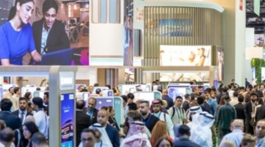 تعویق بازار گردشگری عربی ۲۰۲۶: پیامدهایی برای سرمایه‌گذاران و کسب‌وکارها در بخش گردشگری عمان