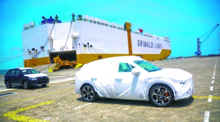 Dubai Porsches Stranded on Kenya Island Amid Conflict: What This Disruption Means for Luxury Car Investors and Importers