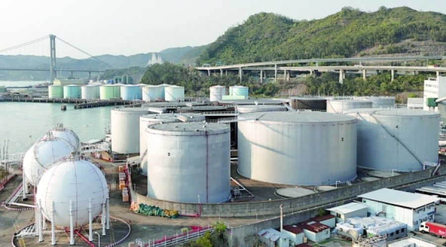 Oman Crude Price Surge Amid Gulf Energy Attacks: What It Means for Investors and Businesses