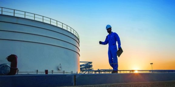 Oman Crude Prices Dip Amid Heightened Volatility: How This Affects Your Investment Strategy