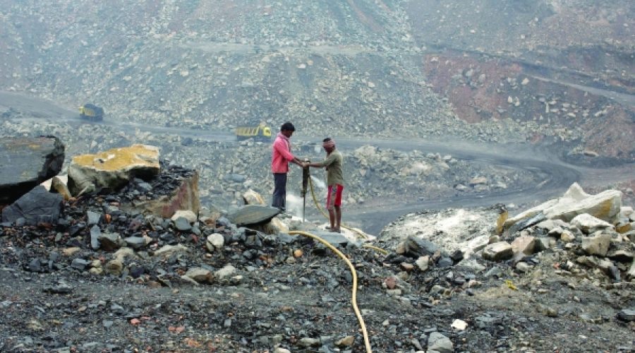 India Delays Coal Flexibility Plan Amid Rising Solar Power: What It Means for Energy Investors and Businesses