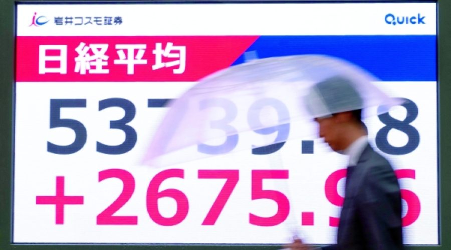 افزایش قیمت نفت باعث افت بازار شد: آنچه سرمایه‌گذاران و کسب‌وکارها در عمان باید درباره عدم قطعیت منطقه‌ای بدانند