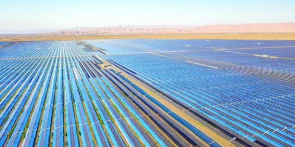 شورای همکاری خلیج فارس رشد انرژی پاک را تسریع می‌کند: پیامدهایی برای سرمایه‌گذاران و کارآفرینان در عمان