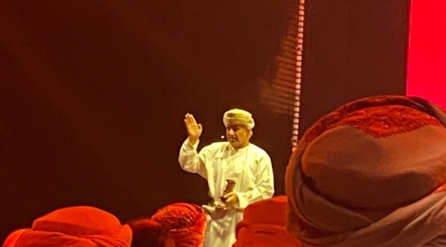 عُمان تحقق الربحية لأول مرة منذ 15 عاماً: ماذا يعني هذا للمستثمرين ورواد الأعمال؟