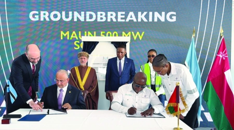 همکاری عمان و بوتسوانا در ساخت نیروگاه خورشیدی ۵۰۰ مگاواتی: این همکاری برای سرمایه‌گذاران و کارآفرینان انرژی‌های تجدیدپذیر چه معنایی دارد؟