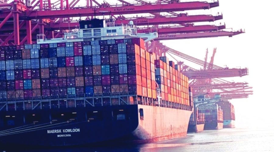 الميزة الاستراتيجية لسلطنة عمان: صندوق النقد الدولي يسلط الضوء على فرص المستثمرين في ظل توتر طرق التجارة الخليجية