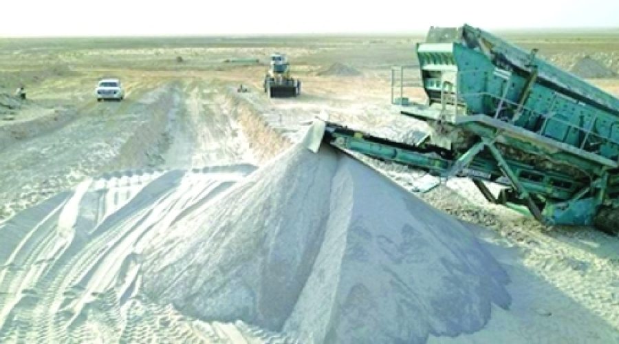 استراتيجية عُمان لتعزيز صادرات رمال السيليكا: ما تعنيه للمستثمرين والشركات