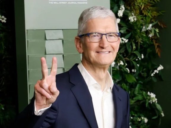 Apple's Leadership Shift: What John Ternus as CEO and Tim Cook as Executive Chairman Mean for Investors and Business Growth