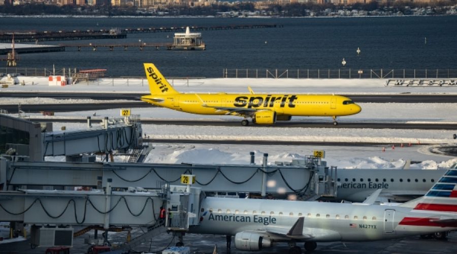 خطوة ترامب لبيع شركة سبيريت إيرلاينز: ماذا يعني ذلك للمستثمرين وفرص الأعمال في قطاع الطيران؟