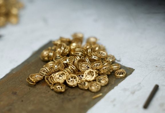 چرا جذابیت طلا به عنوان یک دارایی امن برای سرمایه‌گذاران در بحبوحه جنگ در حال کاهش است: این موضوع چه تاثیری بر سبد سرمایه‌گذاری شما خواهد داشت؟