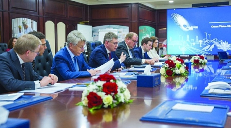 ازدهار التجارة بين عُمان وروسيا: ماذا يعني تعميق العلاقات للمستثمرين والشركات في عُمان؟