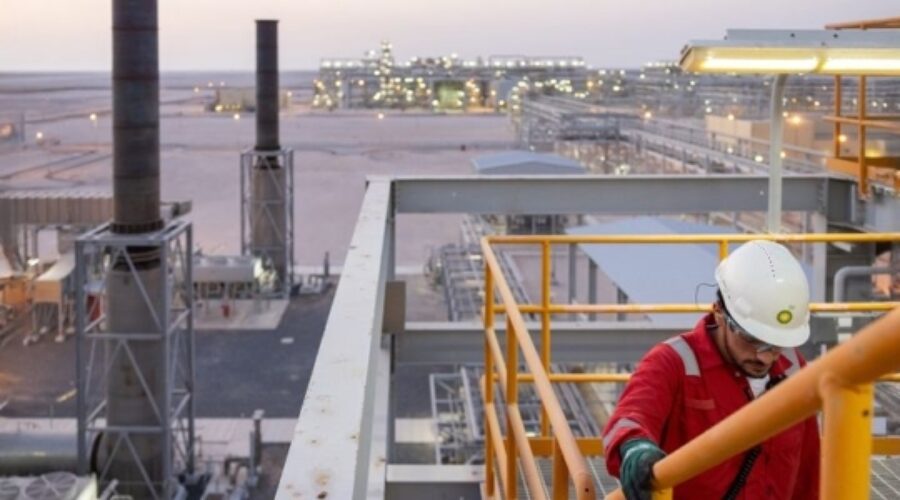 Oman Q1 Deficit Narrows to RO25m: What the 36% Surge in Gas Revenues Means for Investors and Entrepreneurs