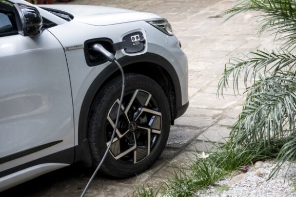 Mandatory EV Coverage: How Oman’s New Insurance Directive Affects Your Business Investments