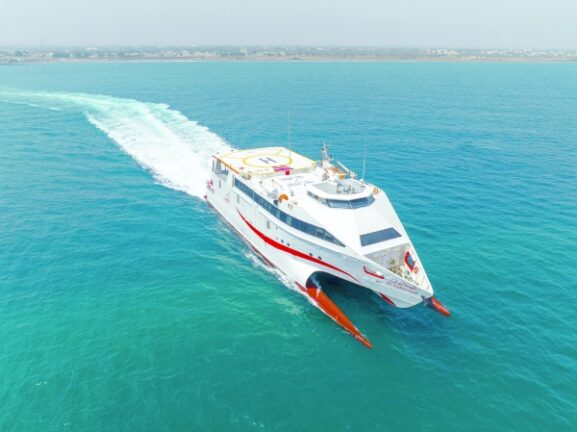 National Ferries Transport Over 250,000 Passengers in 2025: Implications for Oman’s Tourism and Transportation Sector Growth
