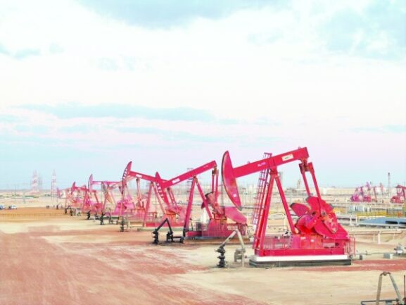 Oman's Increased Oil Output and Emission Reductions: Key Implications for Investors and Businesses