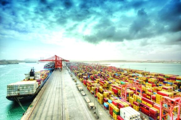 Oman's 2025 Revenue Surges 8%: What This Means for Investors and Business Growth Opportunities