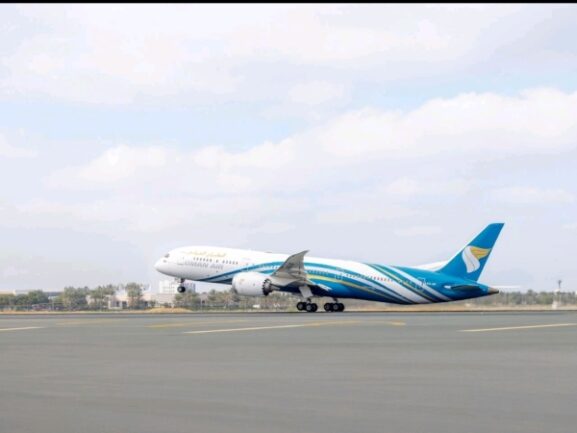Oman Air Launches Daily Muscat-Abu Dhabi Flights: Implications for Business Connectivity and Investment Opportunities