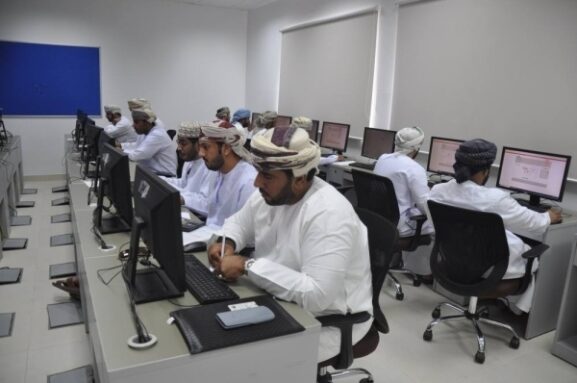 Ministry of Labour Achieves 56.82% of Employment and Training Targets in H1: Key Implications for Oman’s Workforce Development and Business Growth