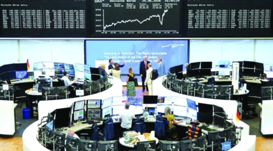 Asian Shares Dip Ahead of US Jobs Data: What Investors in Oman Should Watch for Market Impact