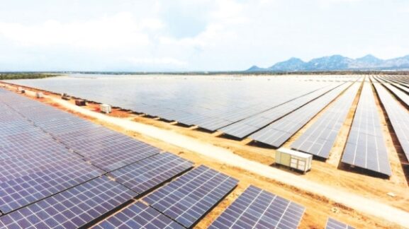 Oman's Four 1 GW Mega Solar Projects: What This Means for Investors and Business Growth Opportunities