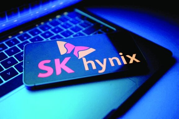 From Near-Ruin to Prosperity: What SK Hynix's Transformation Means for Investors in the Semiconductor Sector