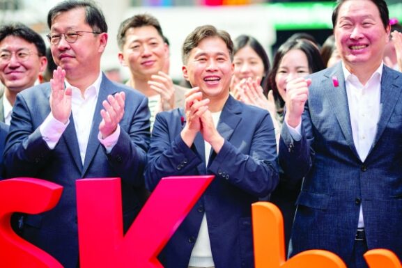 Chip Stocks Surge: What SK Hynix's Market Debut Means for Global Investors and Tech Entrepreneurs